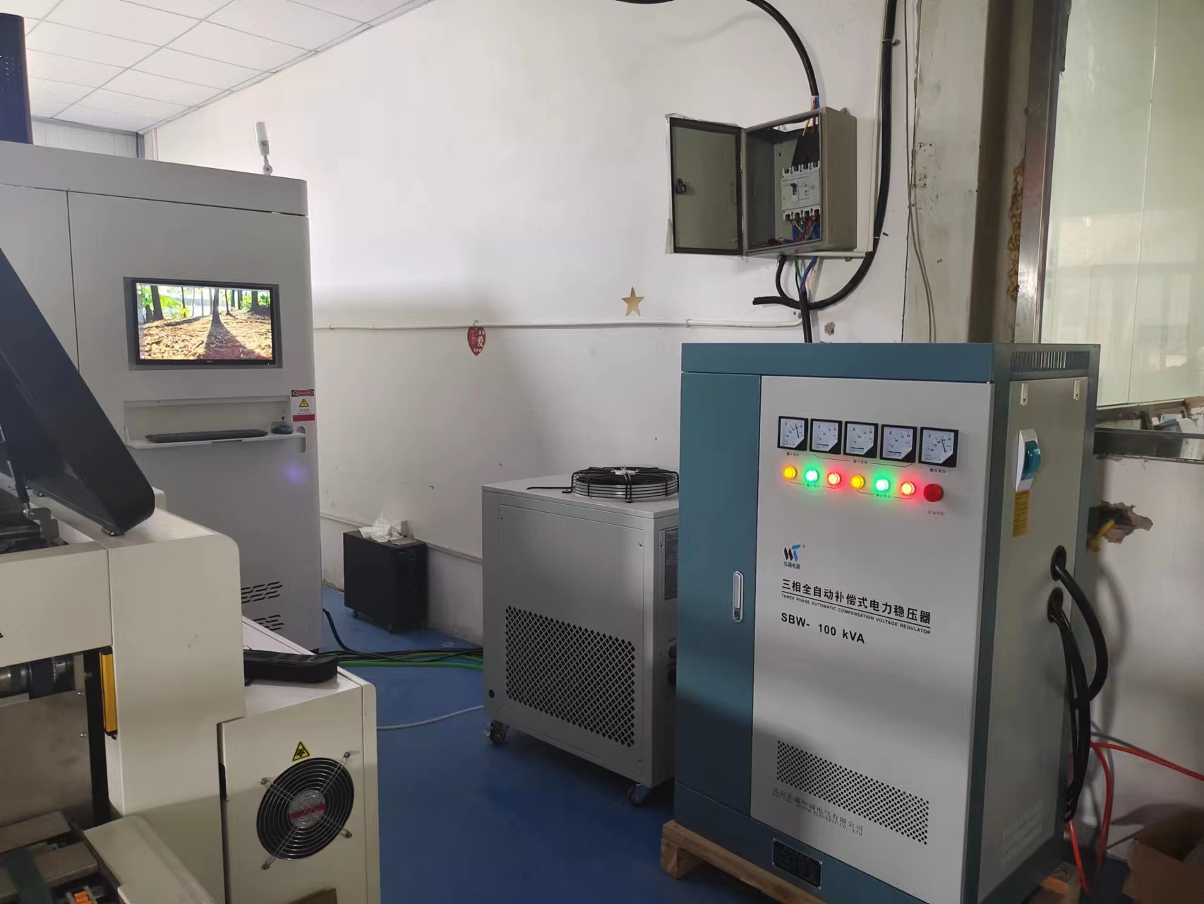 弘通电气为彩神数码喷墨轮转印刷机提供大功率补偿稳压器 SBW-100KVA  