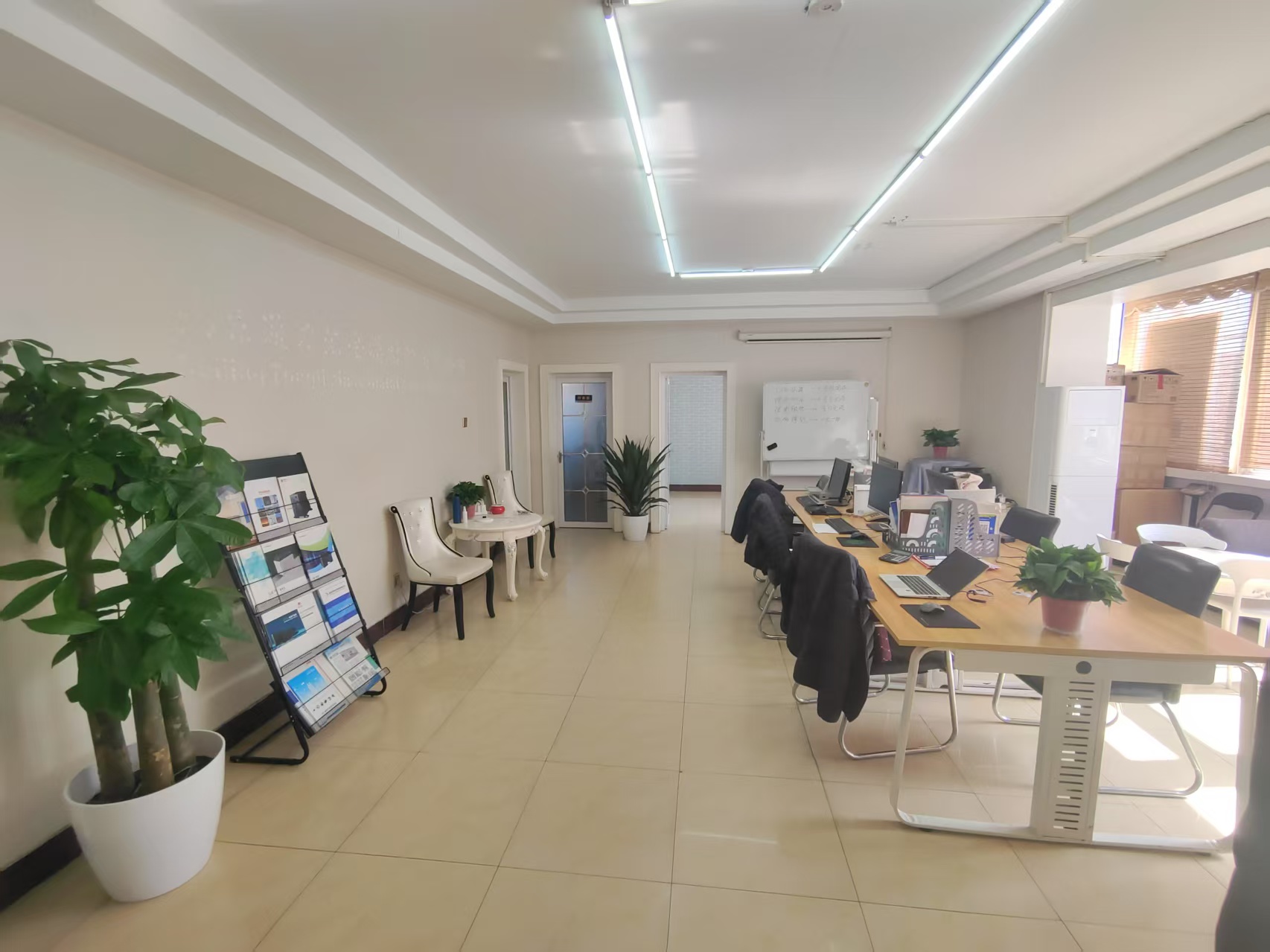 办公室.jpg